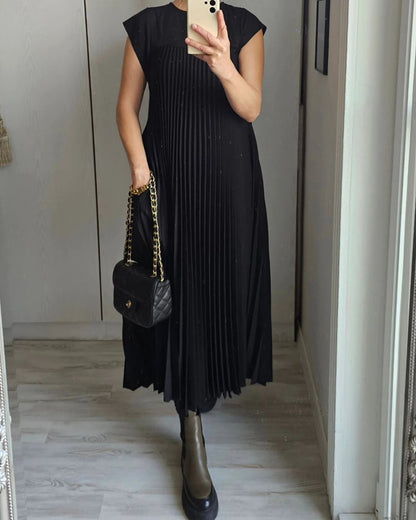 Graciana | Effortlessly Elegant Pleated Dress