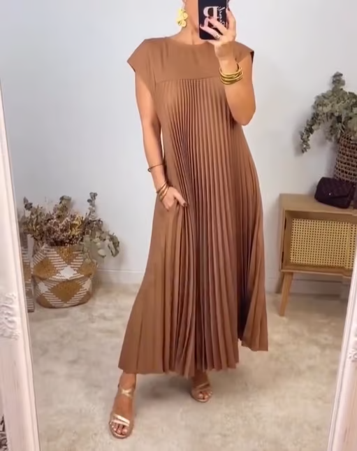 Graciana | Effortlessly Elegant Pleated Dress
